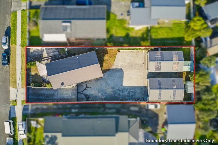 Photo of property in 30 Eruini Street, Waikanae Beach, Waikanae, 5036