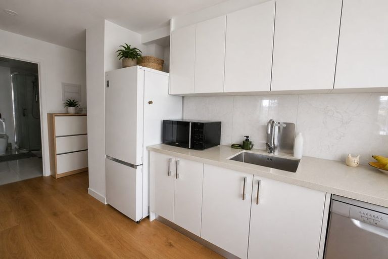 Photo of property in 1 Penderford Place, Mangere East, Auckland, 2024