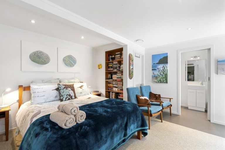 Photo of property in 18 Robbie Street, Foxton Beach, Foxton, 4815