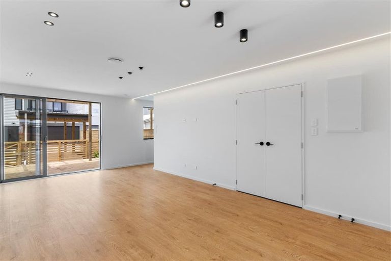 Photo of property in 18 Corporal Street, Papakura, 2110