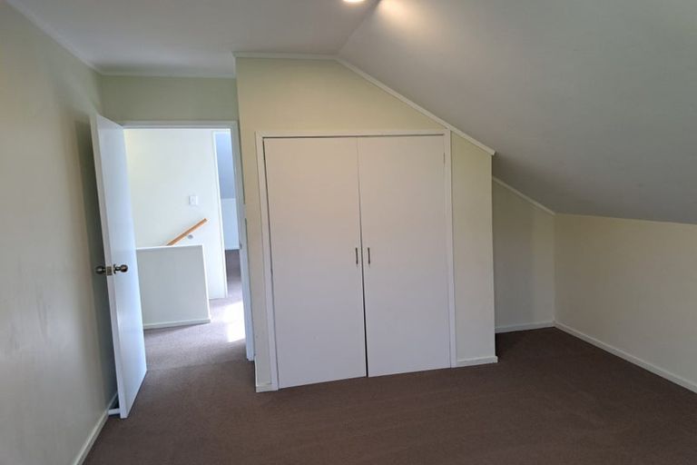 Photo of property in 61 Gloria Avenue, Te Atatu Peninsula, Auckland, 0610