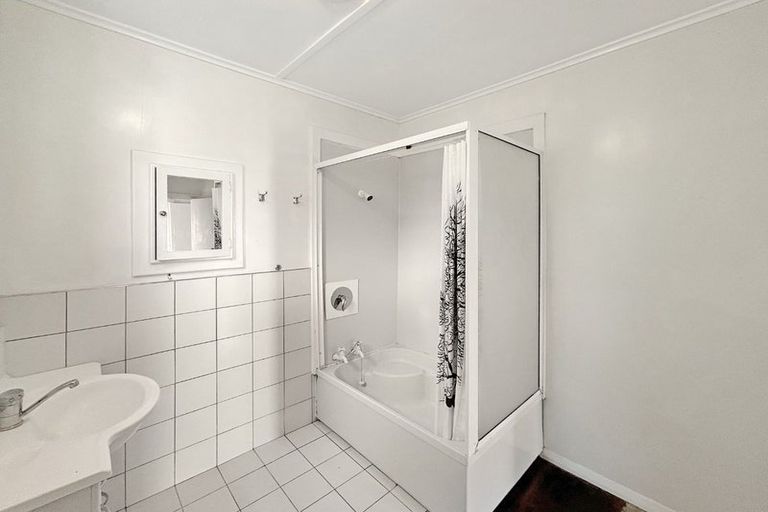 Photo of property in 79 Peat Street, Whanganui, 4500