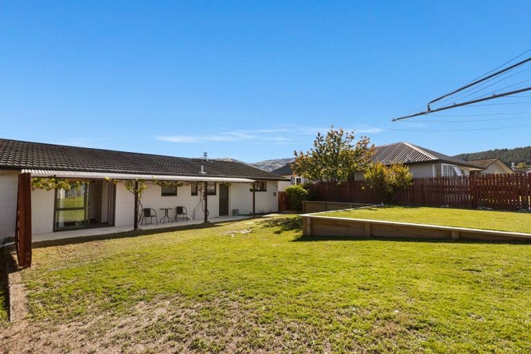 Photo of property in 70 Newcastle Street, Clyde, 9330