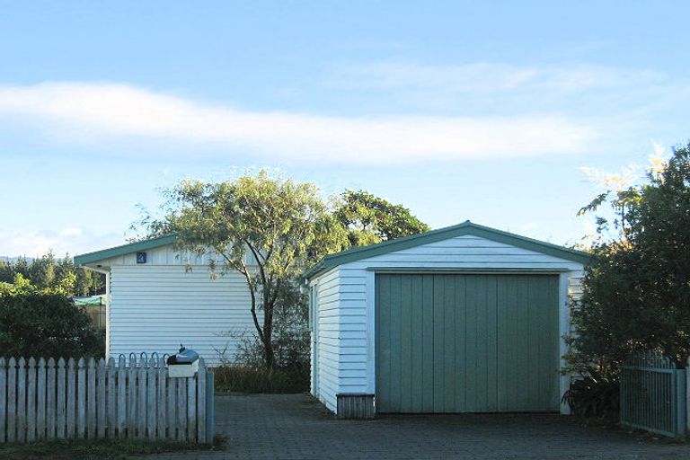 Photo of property in 67 Gray Avenue, Paraparaumu Beach, Paraparaumu, 5032