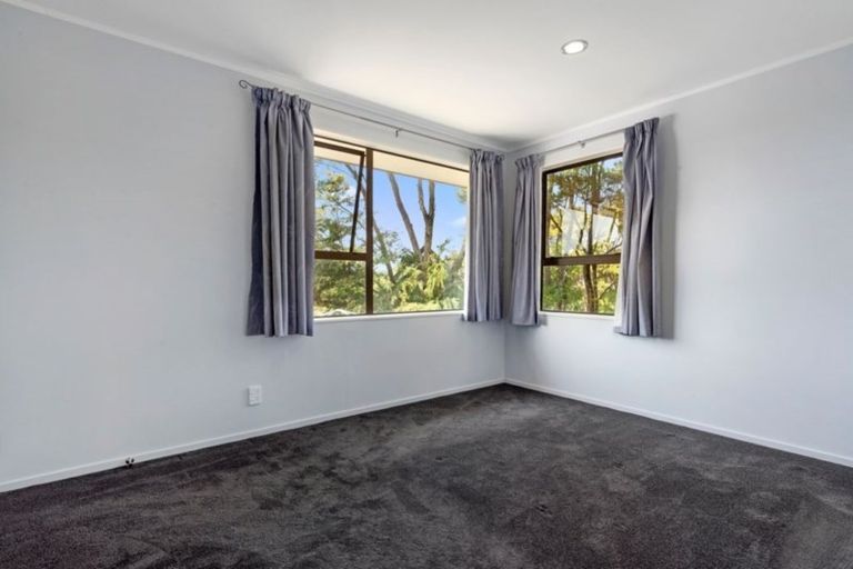 Photo of property in 2/15 Flavia Close, Torbay, Auckland, 0630
