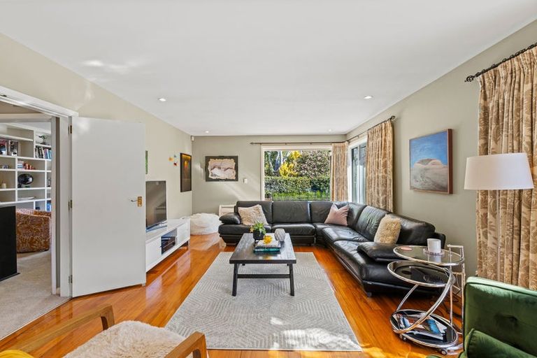 Photo of property in 21 Garreg Road, Fendalton, Christchurch, 8052