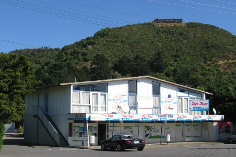 Photo of property in 2 Plateau Road, Te Marua, Upper Hutt, 5018