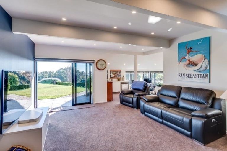 Photo of property in 194 Durham Drive, Havelock North, 4130