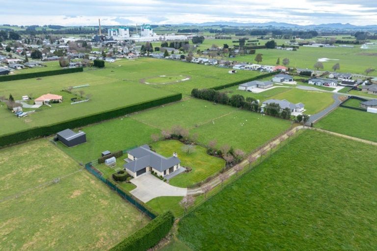 Photo of property in 24 Mckinnon Road, Edendale, Wyndham, 9893