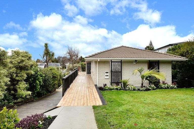 Photo of property in 4 Mescal Street, Massey, Auckland, 0614