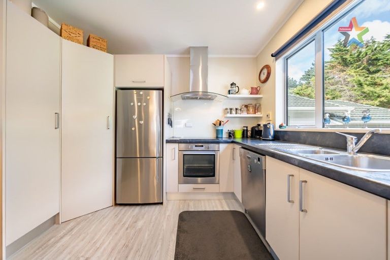 Photo of property in 33 Mcgowan Road, Wainuiomata, Lower Hutt, 5014