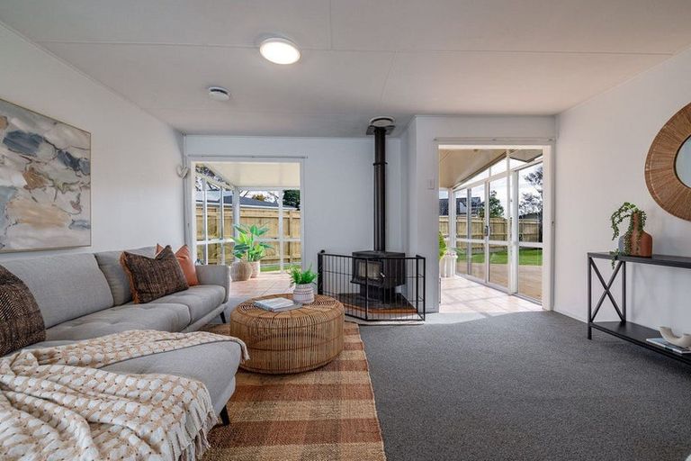 Photo of property in 49 Acacia Street, Kelvin Grove, Palmerston North, 4414