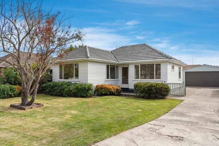 Photo of property in 39 Charlcott Street, Burnside, Christchurch, 8053
