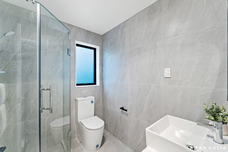 Photo of property in 14a Serjeant Street, Henderson, Auckland, 0612