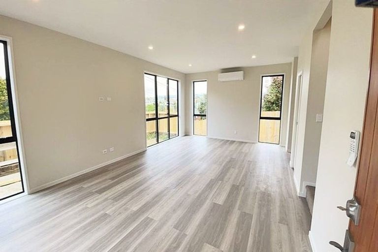 Photo of property in 42a Don Buck Road, Massey, Auckland, 0614