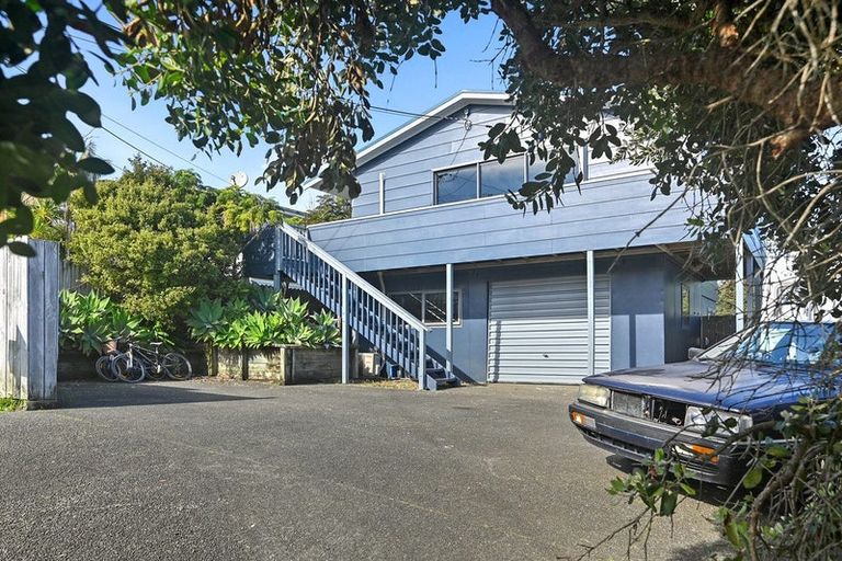 Photo of property in 1291 Whangaparaoa Road, Army Bay, Whangaparaoa, 0930