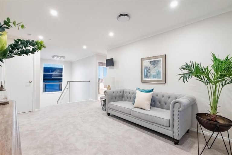 Photo of property in 18 Emerald Avenue, Rosehill, 2113