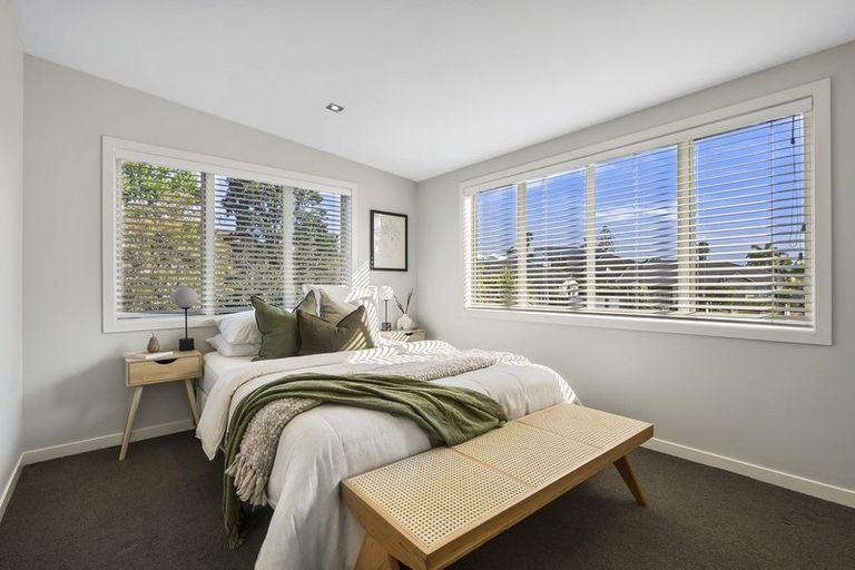 Photo of property in 3a Walton Street, Red Beach, 0932