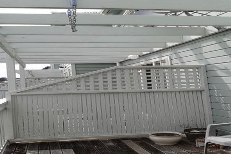 Photo of property in 10 Colombo Street, Hokowhitu, Palmerston North, 4410