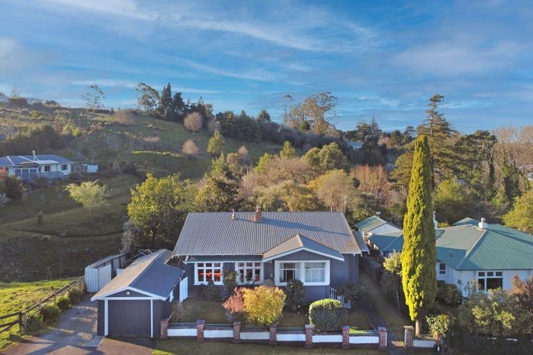 Photo of property in 3 Matthew Street, Waipawa, 4210