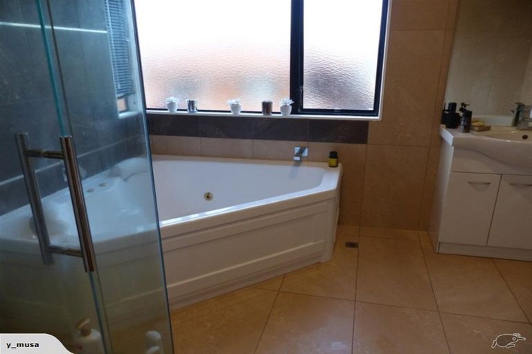 Photo of property in 9 Corsham Grove, Churton Park, Wellington, 6037