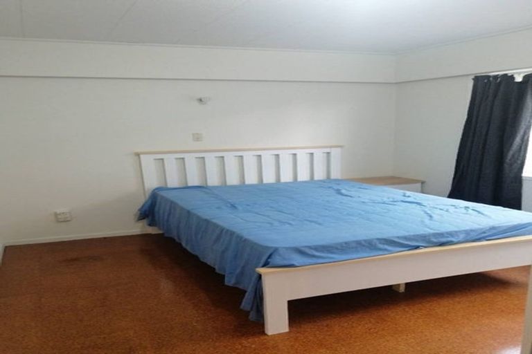 Photo of property in 2/40 Seaview Road, Glenfield, Auckland, 0629