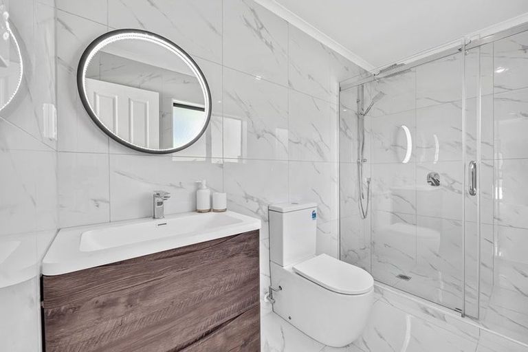 Photo of property in 60 Robert Ross Place, Clendon Park, Auckland, 2103