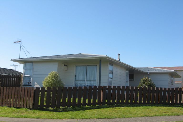 Photo of property in 53 Morgan Crescent, Levin, 5510