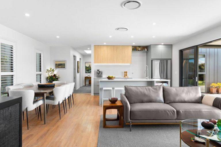 Photo of property in 12 Coralie Place, Lansdowne, Masterton, 5810