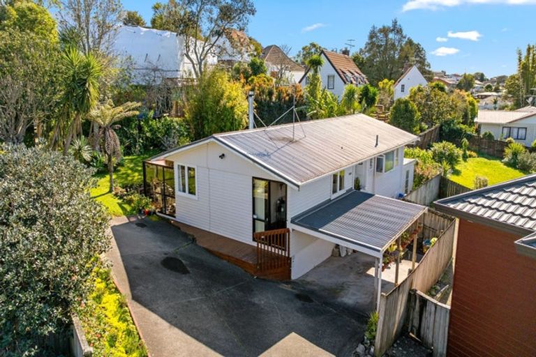 Photo of property in 1/11a Agincourt Street, Glenfield, Auckland, 0629