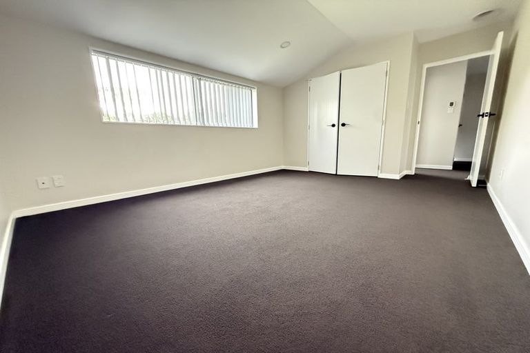 Photo of property in 4 Kearney Place, Massey, Auckland, 0614