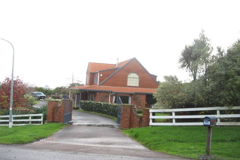 Photo of property in 32 Polo Prince Drive, Totara Park, Manurewa, 2576