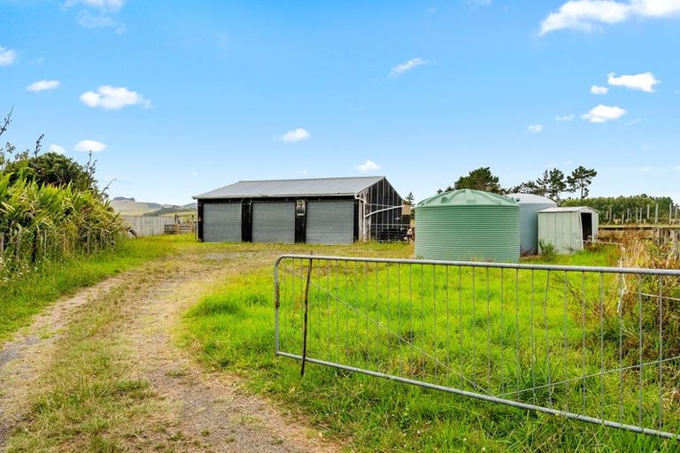 Photo of property in 331 South Head Road, South Head, Helensville, 0874