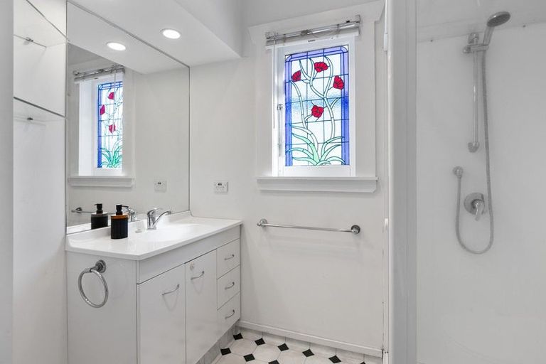 Photo of property in 3a Tupoki Street, Glen Avon, New Plymouth, 4312