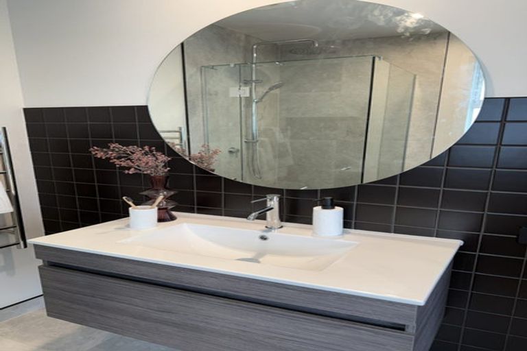 Photo of property in 5 Mangatainoka Lane, Awapuni, Palmerston North, 4412