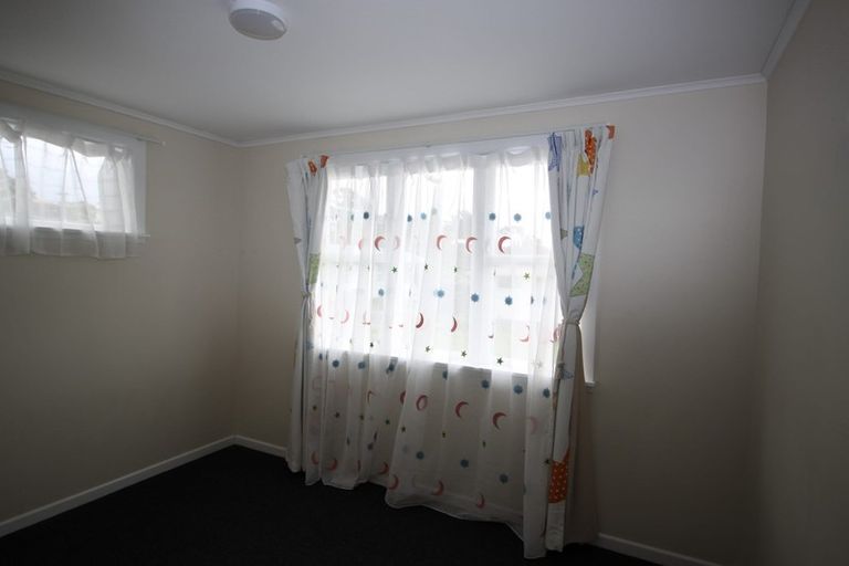 Photo of property in 47 Link Road, Newlands, Wellington, 6037