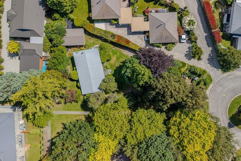 Photo of property in 24 Heuchan Lane, Wanaka, 9305