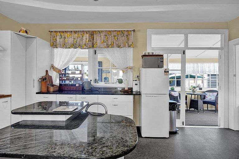 Photo of property in 3 Victoria Street, Hawera, 4610