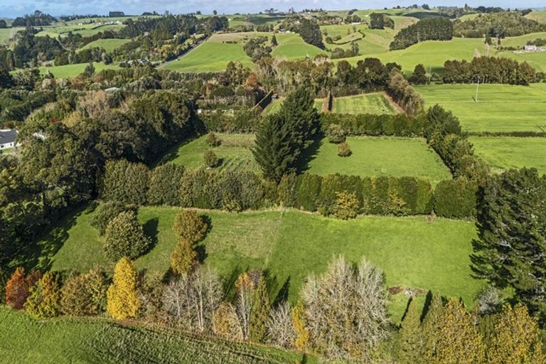 Photo of property in 574 Otaraoa Road, Tikorangi, Waitara, 4383