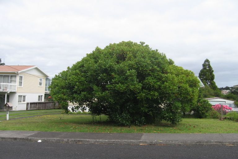 Photo of property in 1/12 Sunnyfield Crescent, Glenfield, Auckland, 0629