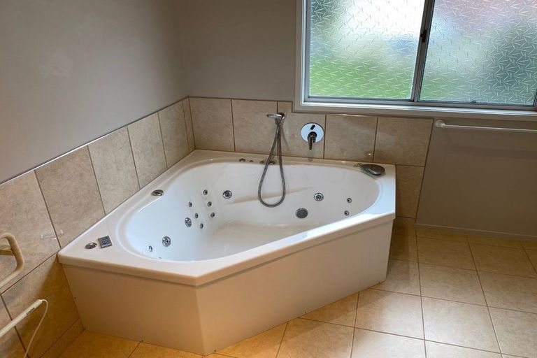 Photo of property in 17 Valentine Road, Bridge Pa, Hastings, 4175