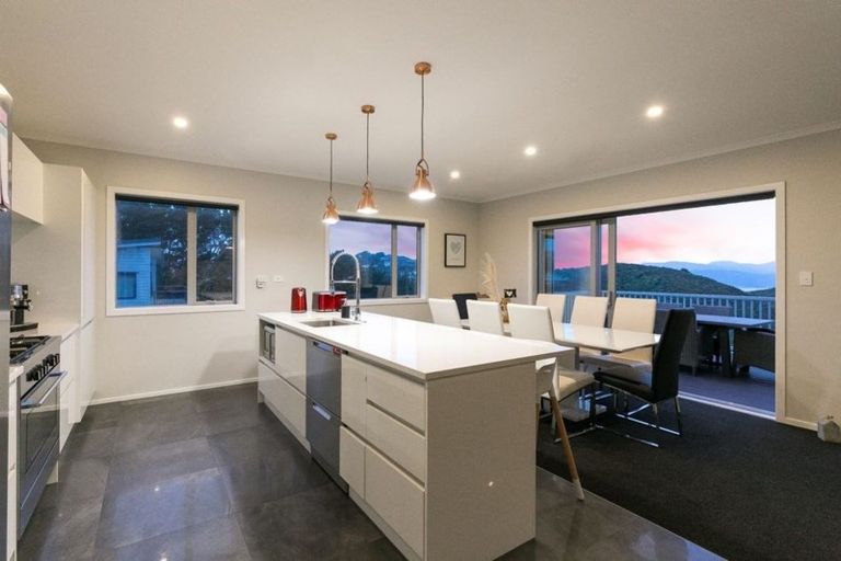 Photo of property in 36 Epic Way, Newlands, Wellington, 6037