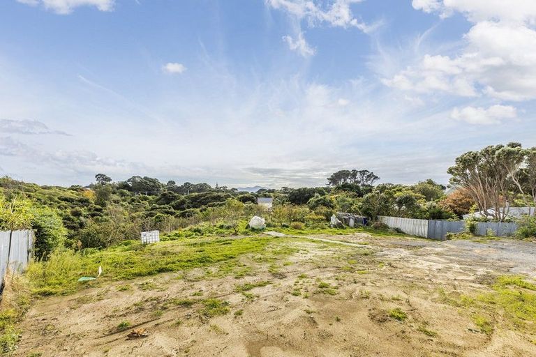 Photo of property in 135 Muri Road, Pukerua Bay, 5026