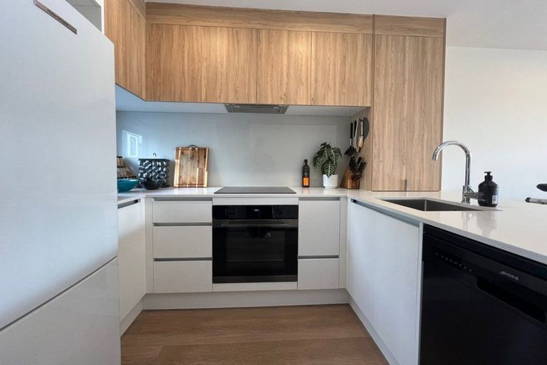 Photo of property in 35 Jabuka Street, Glen Eden, Auckland, 0602