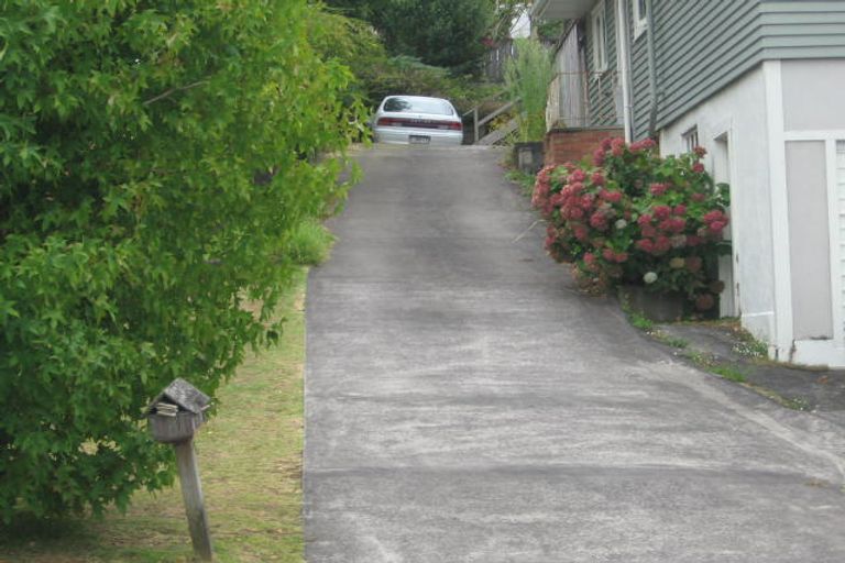 Photo of property in 2/45 Lingfield Street, Glenfield, Auckland, 0629