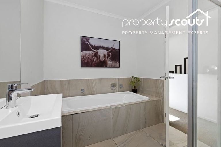 Photo of property in 6 Shelduck Way, Hobsonville, Auckland, 0616