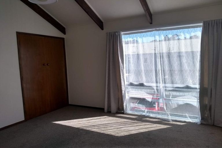 Photo of property in 17/4u Dr Taylor Terrace, Johnsonville, Wellington, 6037