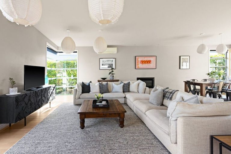 Photo of property in 54 Rochfort Road, Havelock North, 4130