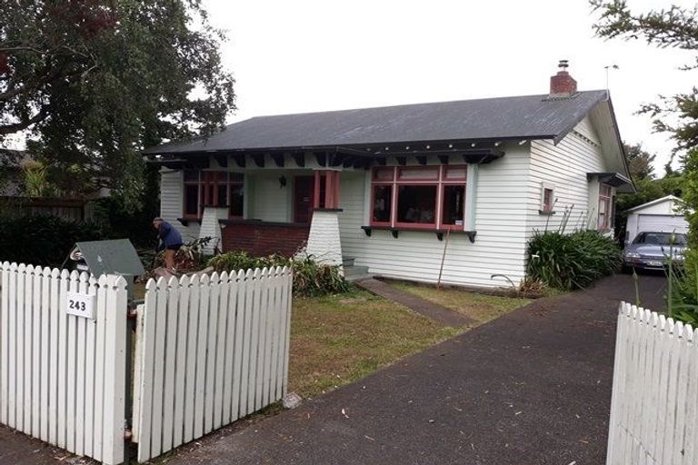 Photo of property in 243 College Street, West End, Palmerston North, 4412