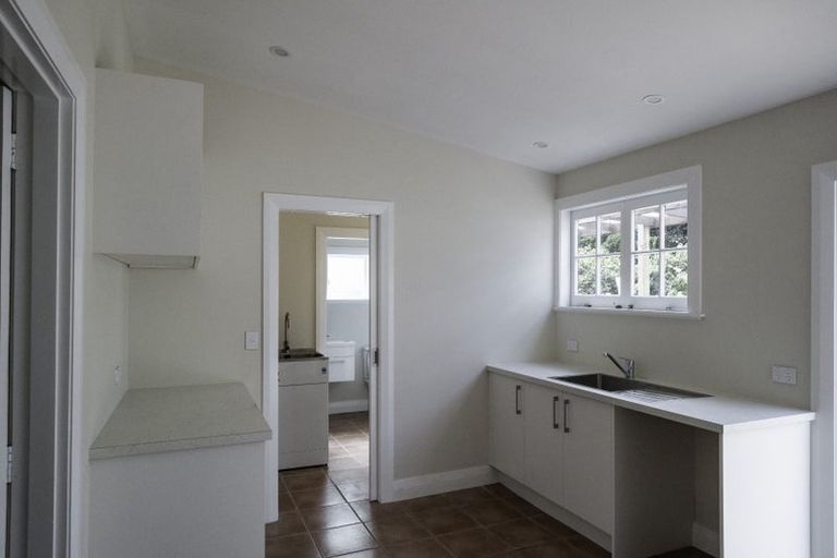 Photo of property in 40 Te Wharepouri Street, Berhampore, Wellington, 6023